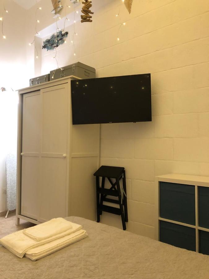 Tiny House Monopoli Apartment Bagian luar foto