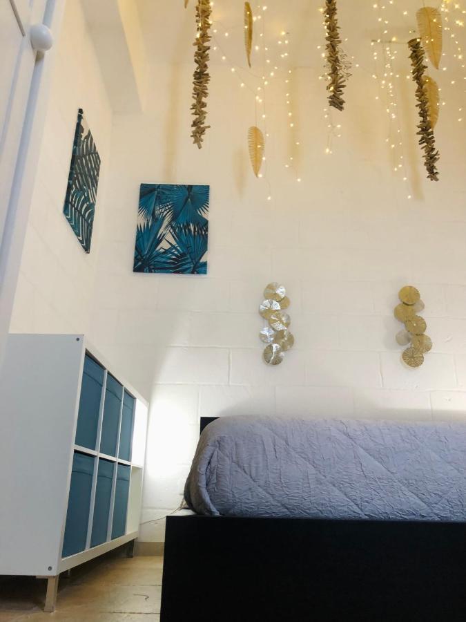 Tiny House Monopoli Apartment Bagian luar foto